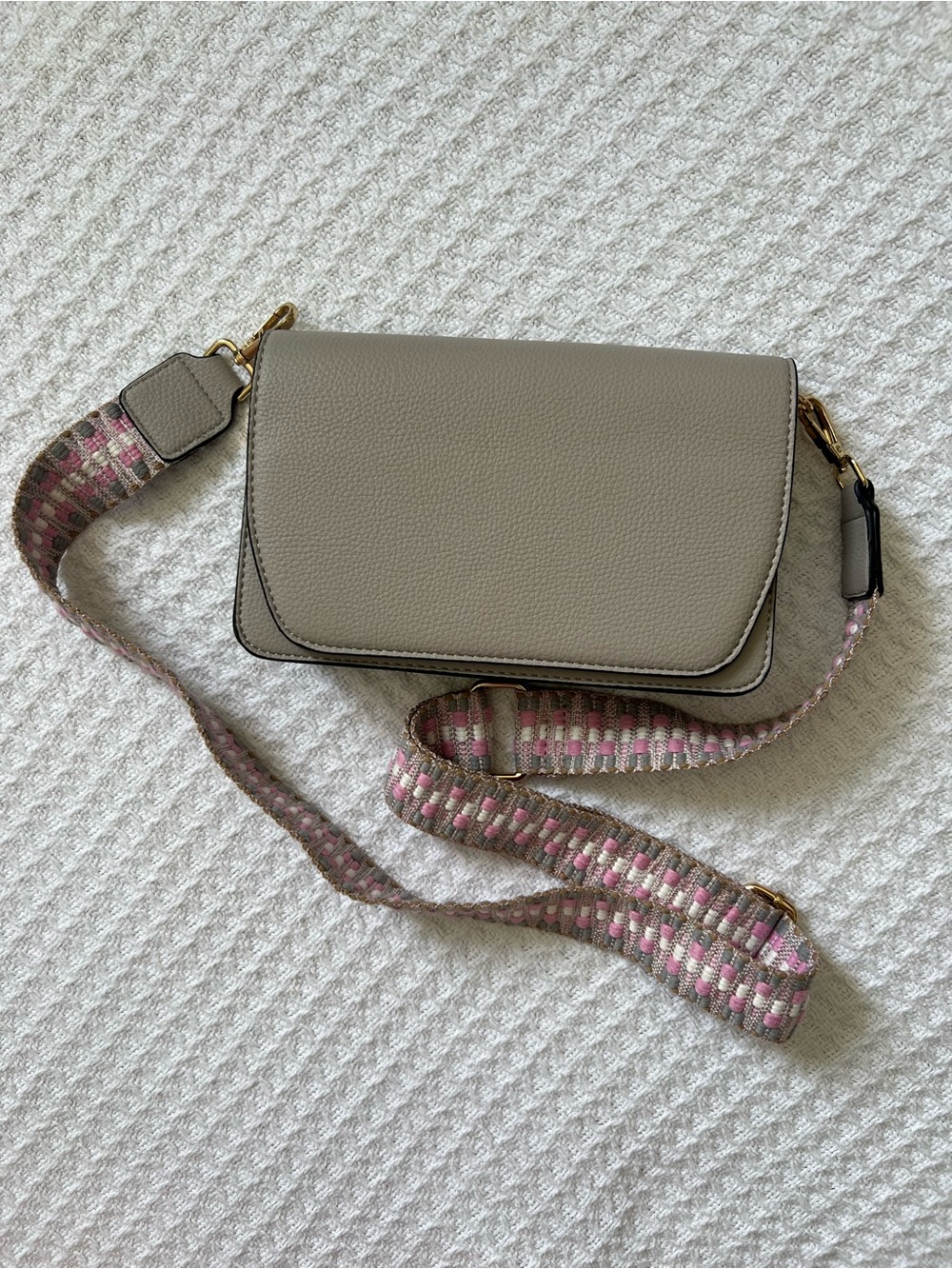 Jen & Co Taupe Crossbody Bag with Pink Woven Strap